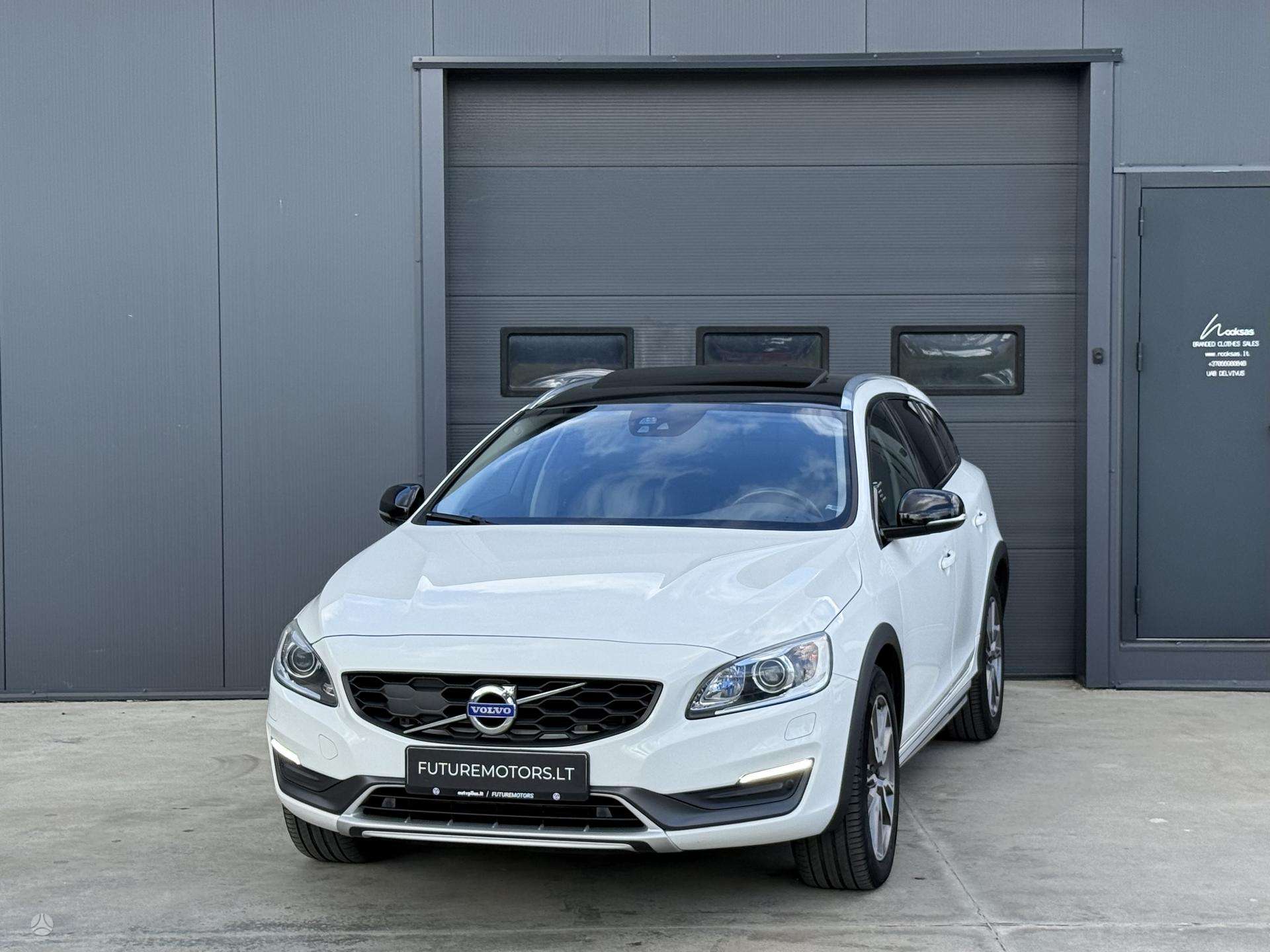 Volvo V60 Cross Country, 2015